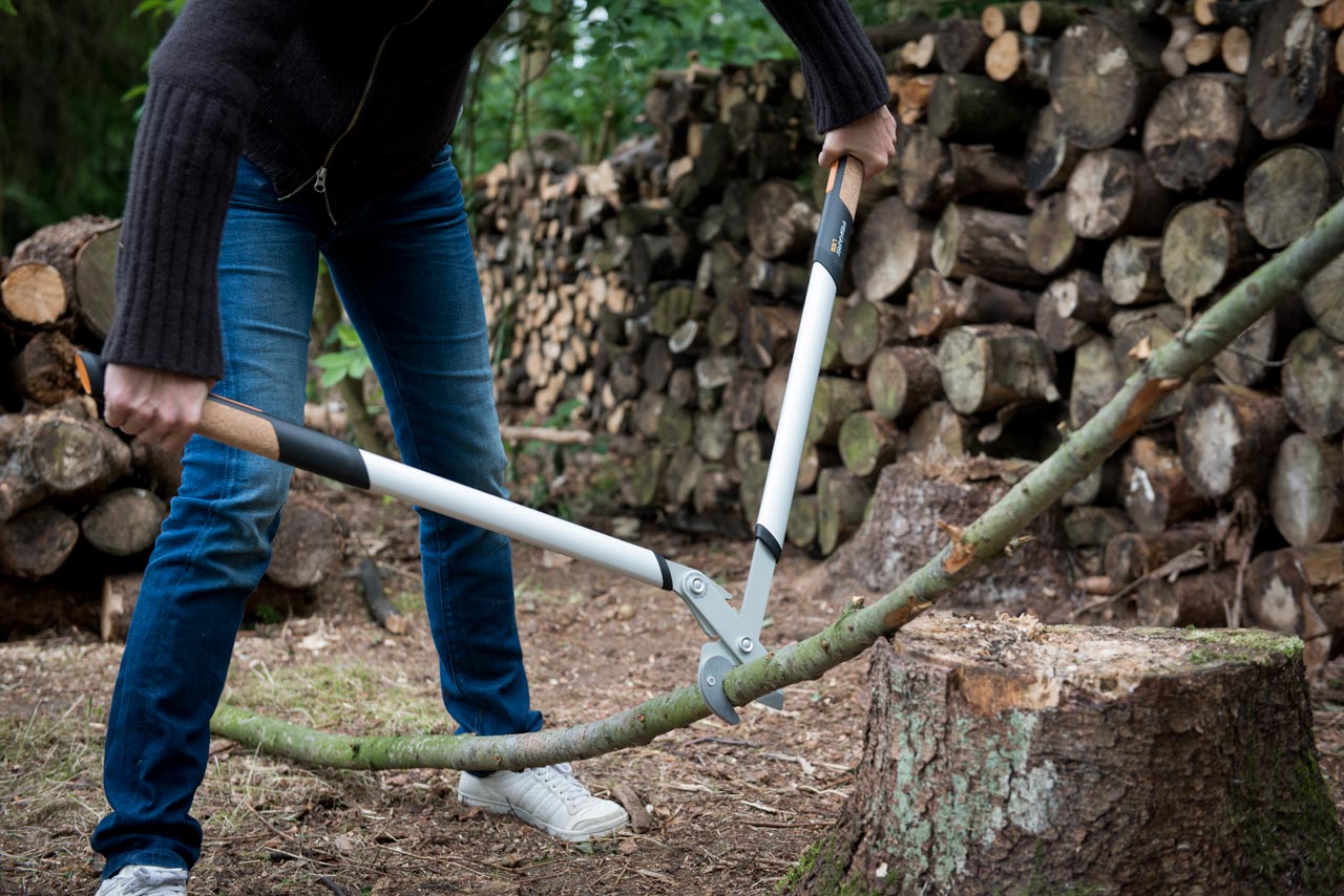 Coupe branche fiskars quantum L à crémaillère et à enclume