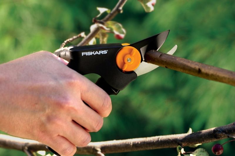 sécateur fiskars p92