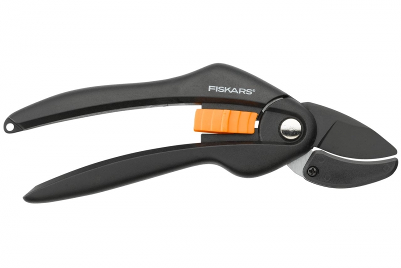 Sécateur Fiskars P25 à enclume pour bois sec et dur. Outiland
