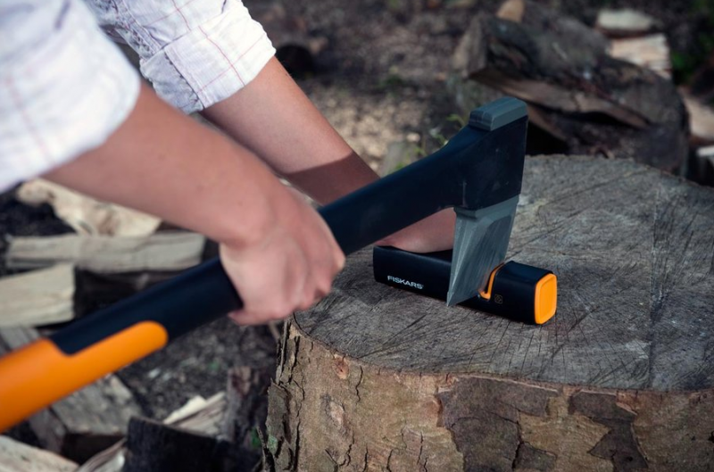 Aiguiseur De Couteaux Fiskars Roll-Sharp - Précision Et Sécurité Assurées !